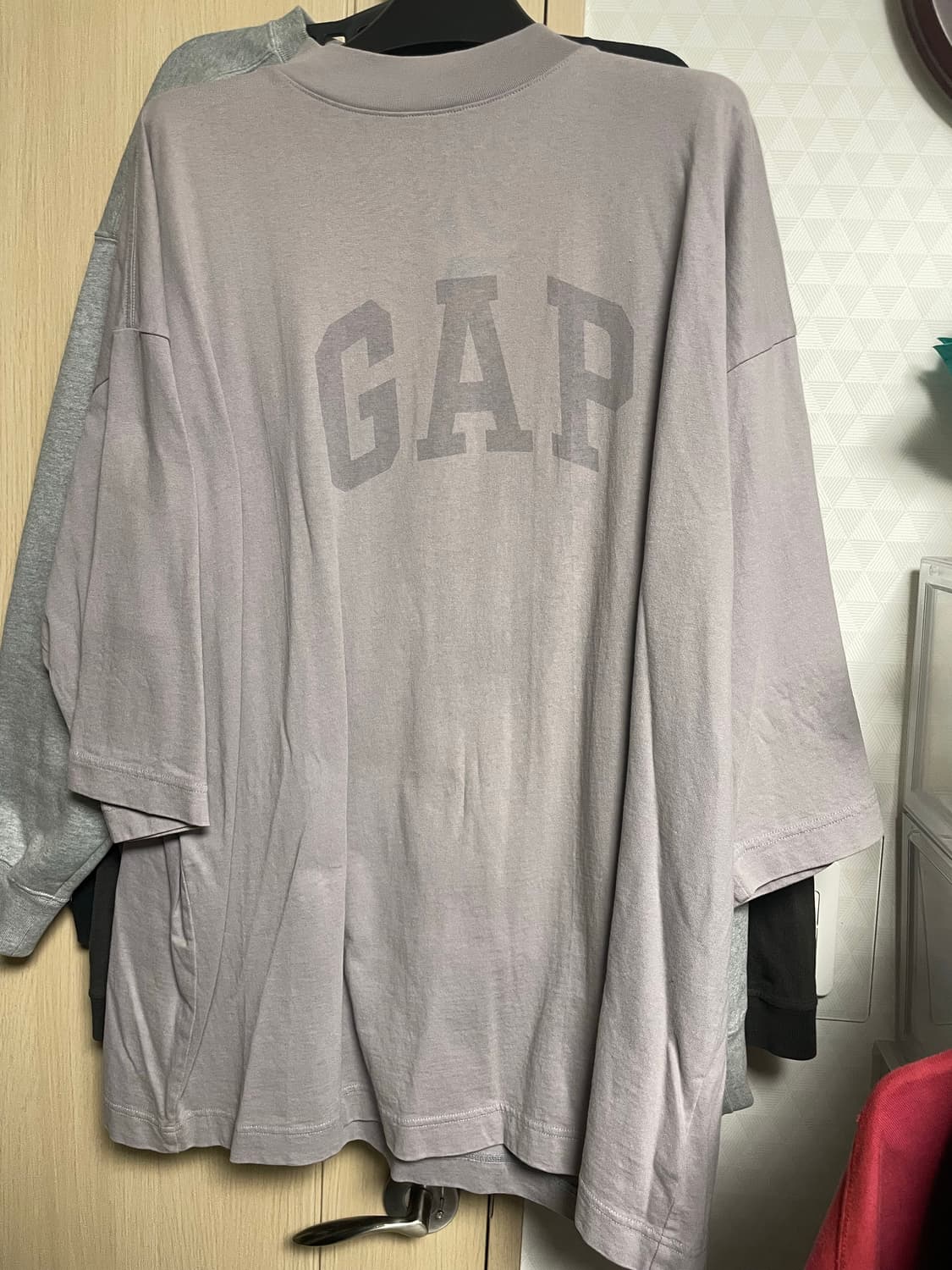 이지 갭 엔지니어드 바이 발렌시아가 도브 3/4 슬리브 티셔츠 그레이 상품이미지2