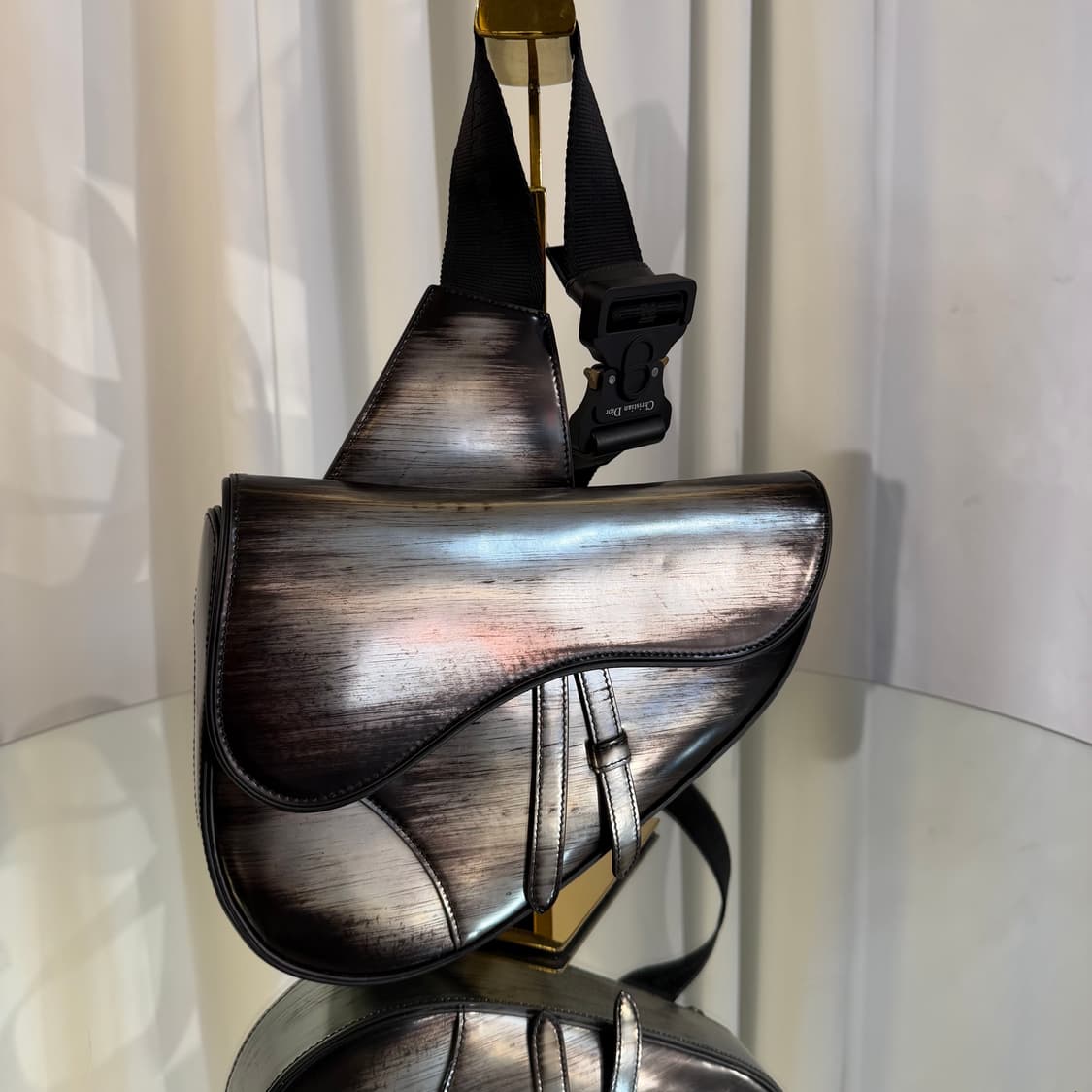 [한정판/새상품]디올 실버 메탈 새들백 미디움 상품이미지2