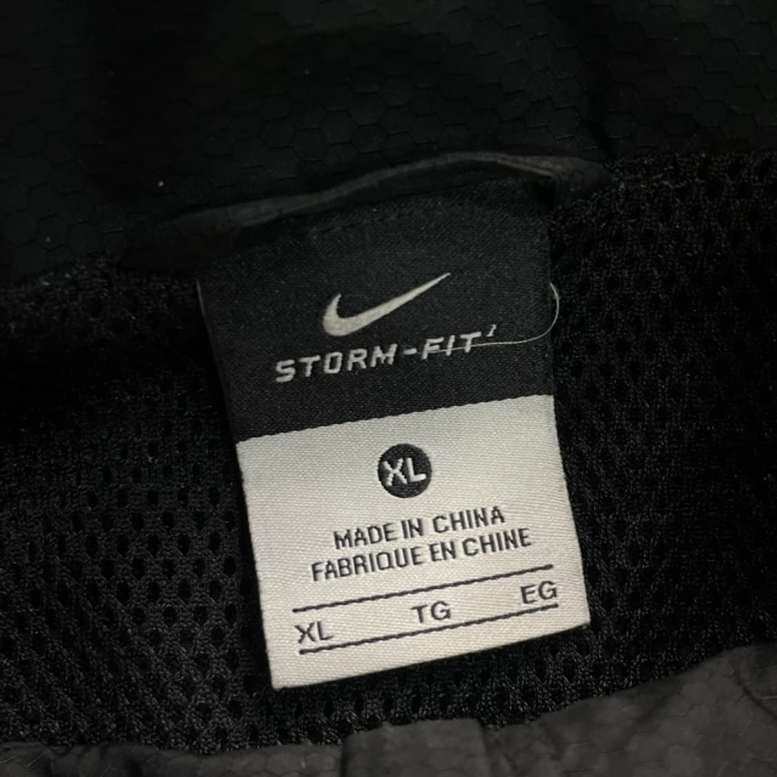 100 나이키 스톰핏 토탈90 바람막이  상품이미지3