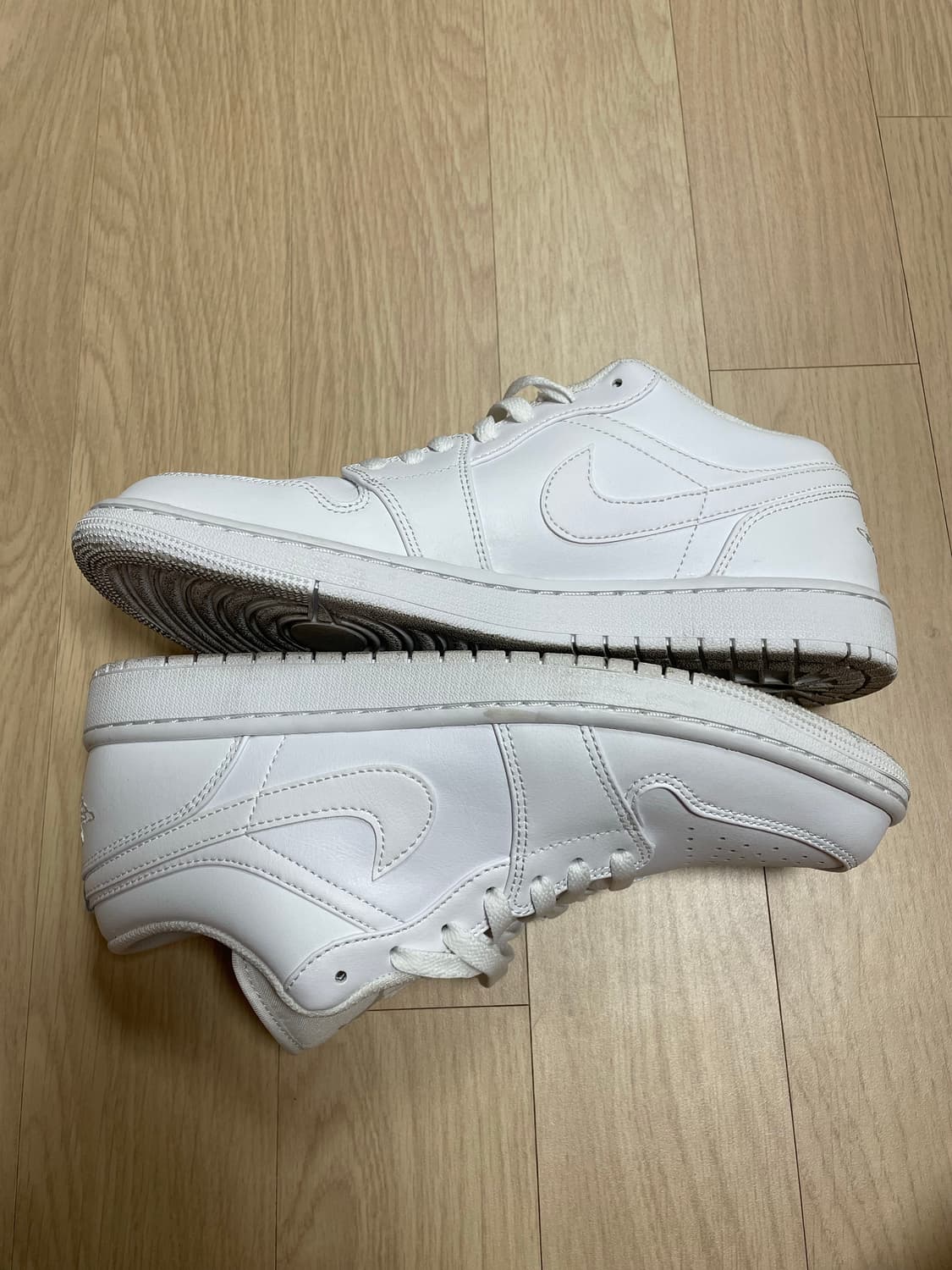 조던 1 로우 트리플 화이트 275 상품이미지5