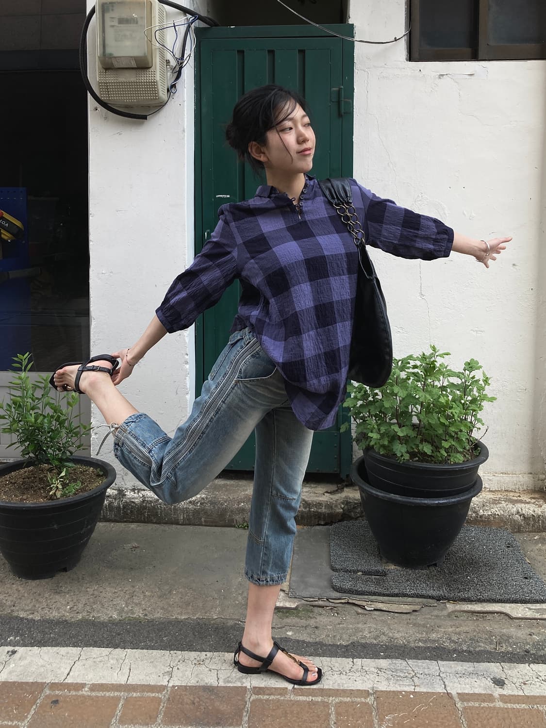 라인 연청 워싱 데님 카프리 팬츠 상품이미지4