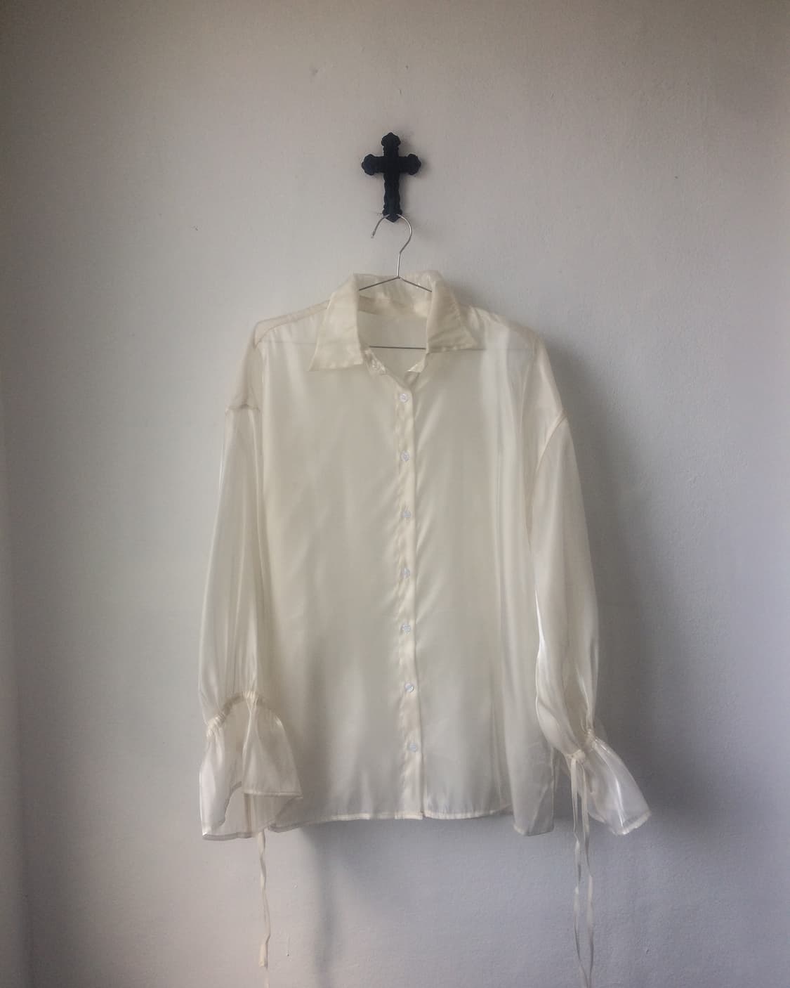 Glossy see through shirt 상품이미지1