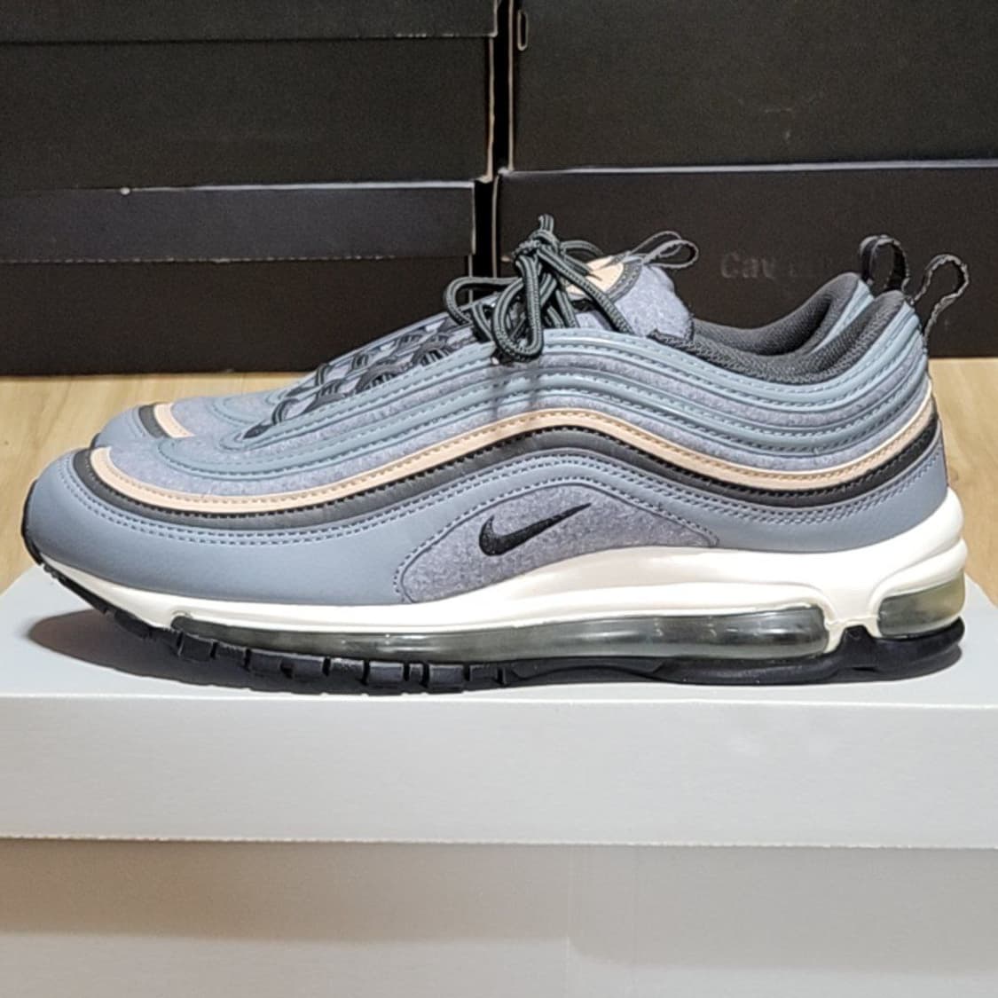 나이키 275 에어맥스97 그레이 머쉬룸 상품이미지1