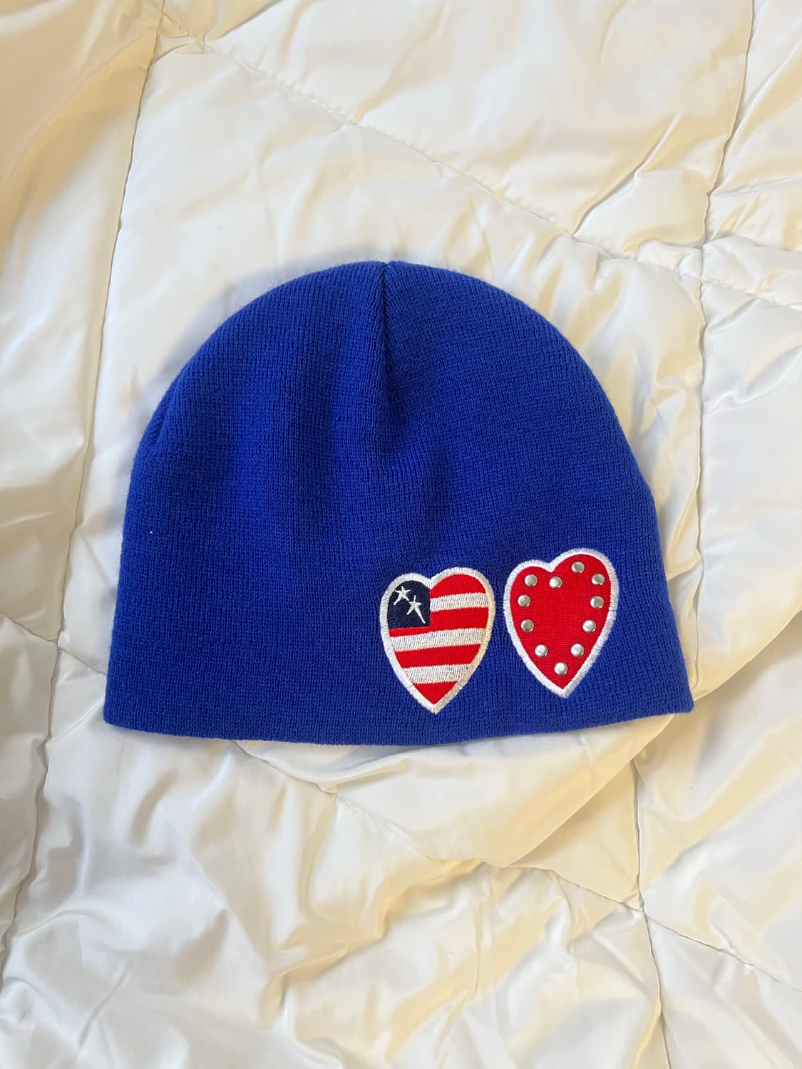 더뮤지엄비지터 하트 비니 상품이미지1