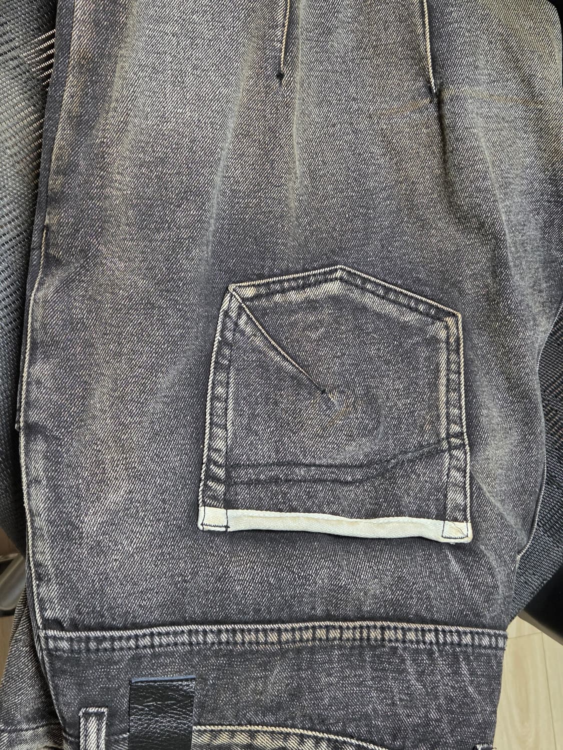 CURVED PANEL DENIM PANTS (GRAY) 상품이미지3