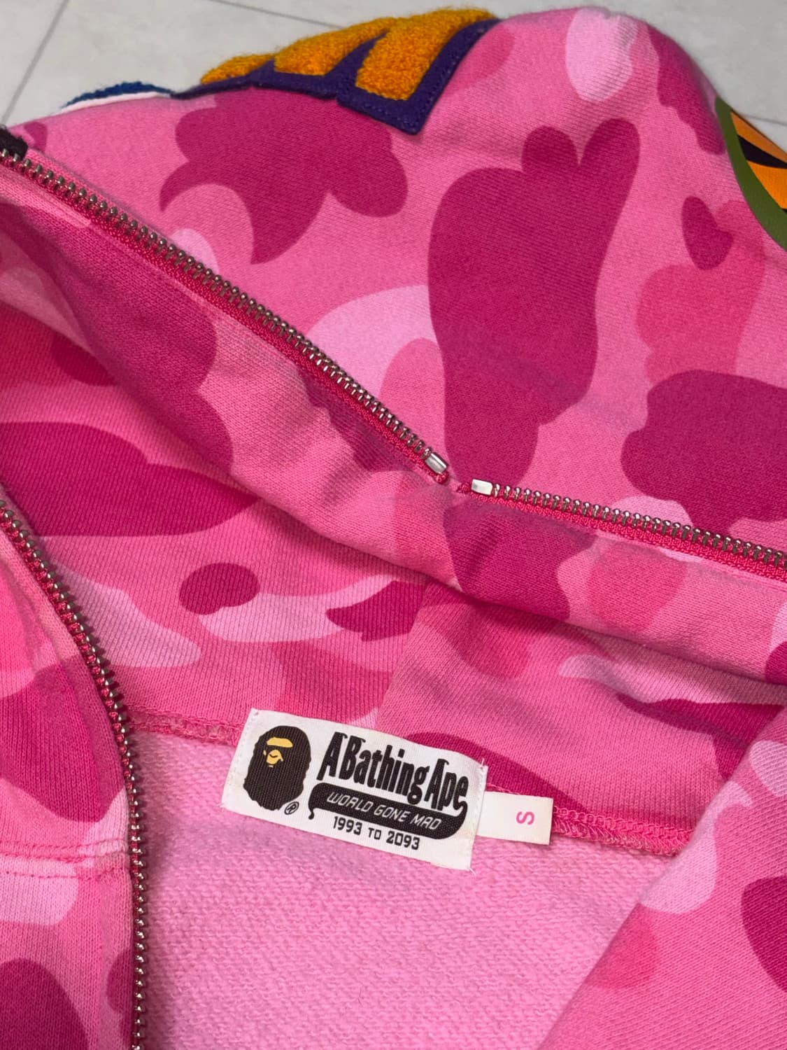 베이프 핑크 크롭 후드집업 상품이미지2