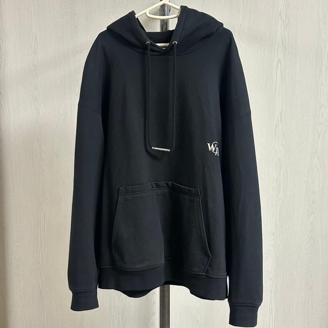 [52] 우영미 멀티 플라워 백로고 후드티 블랙 상품이미지3