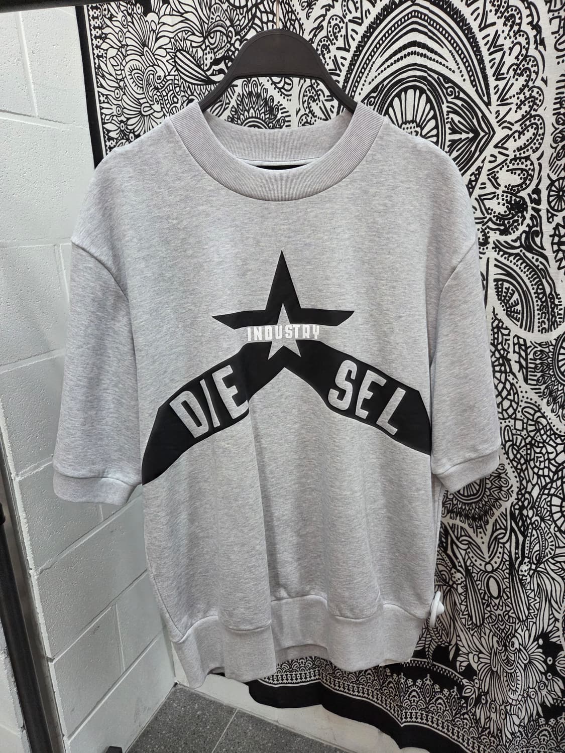 DIESEL 디젤 그레이 반팔티💯 상품이미지1