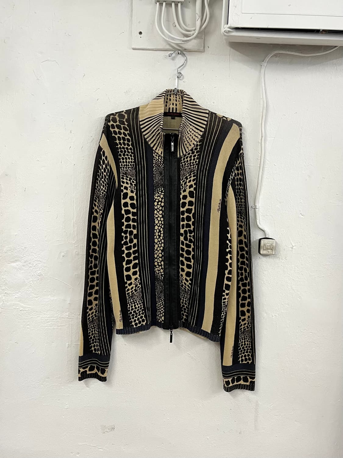 로베르토 까발리 2004 런웨이 레더 애니멀 니트 집업 상품이미지1