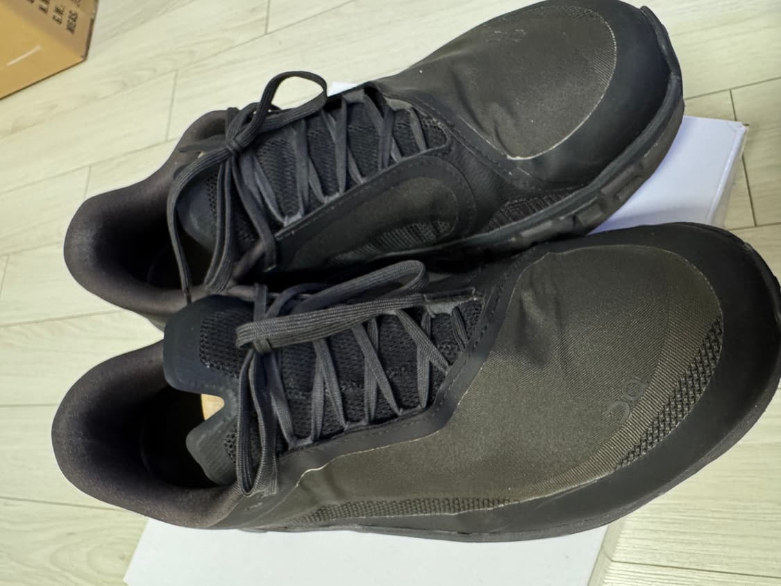 온러닝 파프 콜라보 브라운 컬러 275판매합니다 상품이미지6