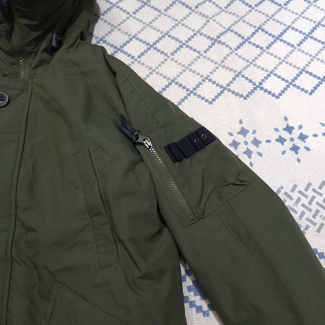 노스페이스 카키 블랙 배색 화이트라벨 암포켓 오리털 봄버 패딩 점퍼 M 상품이미지7