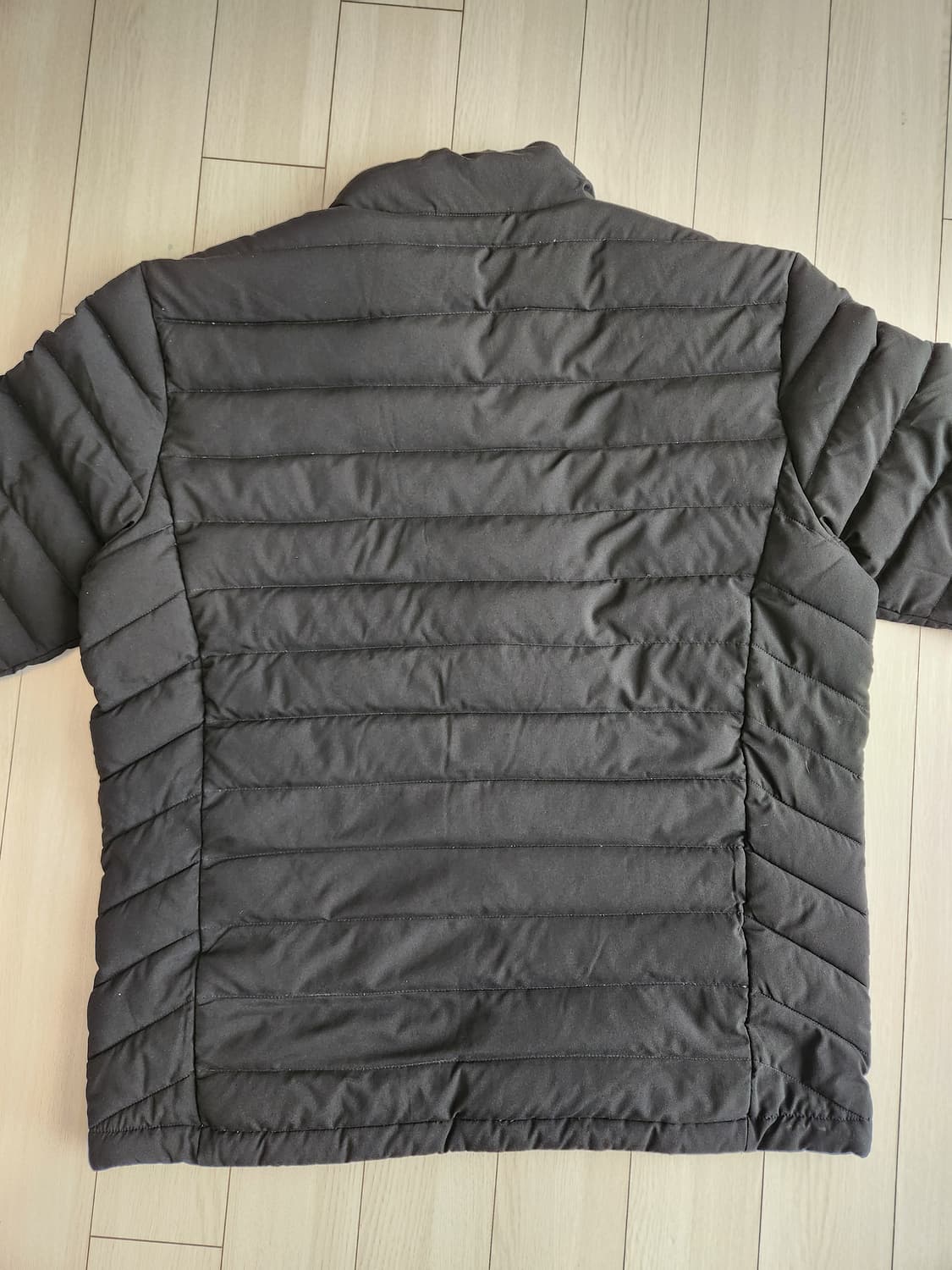 네파 구스다운 경량패딩 사이즈xl

사용감은 있지만 오염 하자 없이 깨끗 상품이미지6