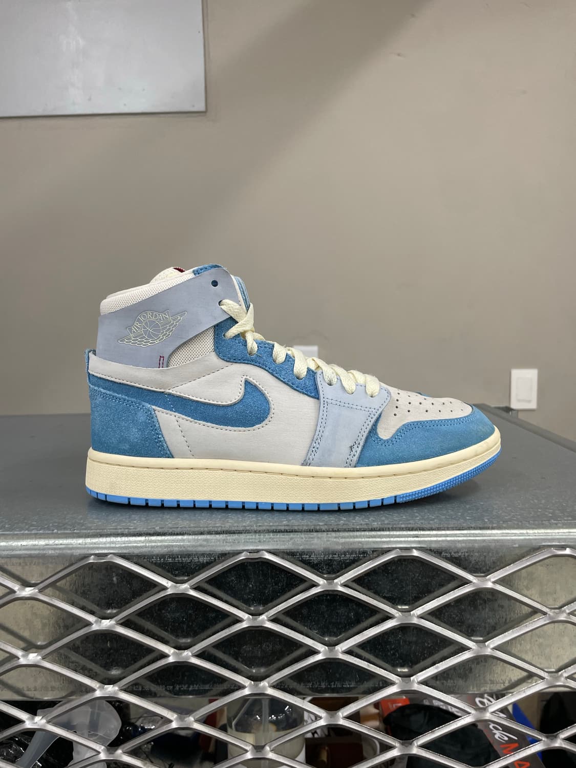 나이키 에어 조던 1 줌 에어 컴포트 2 팬텀 유니버시티 블루 245 상품이미지4