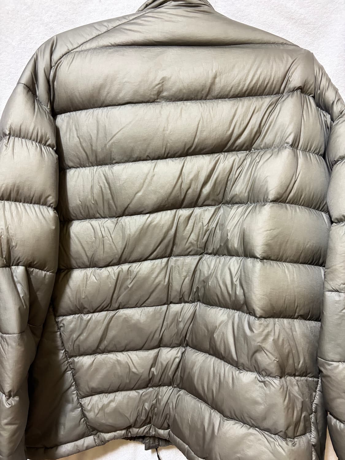 모이프 헬리움 다운자켓 시어올리브 2사이즈 상품이미지6