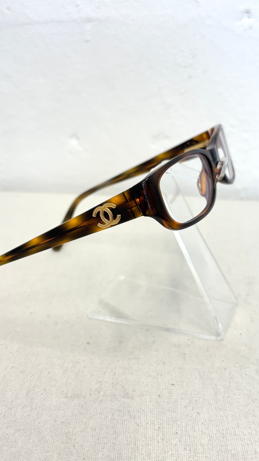 CHANEL tortoiseshell logo glasses 상품이미지4