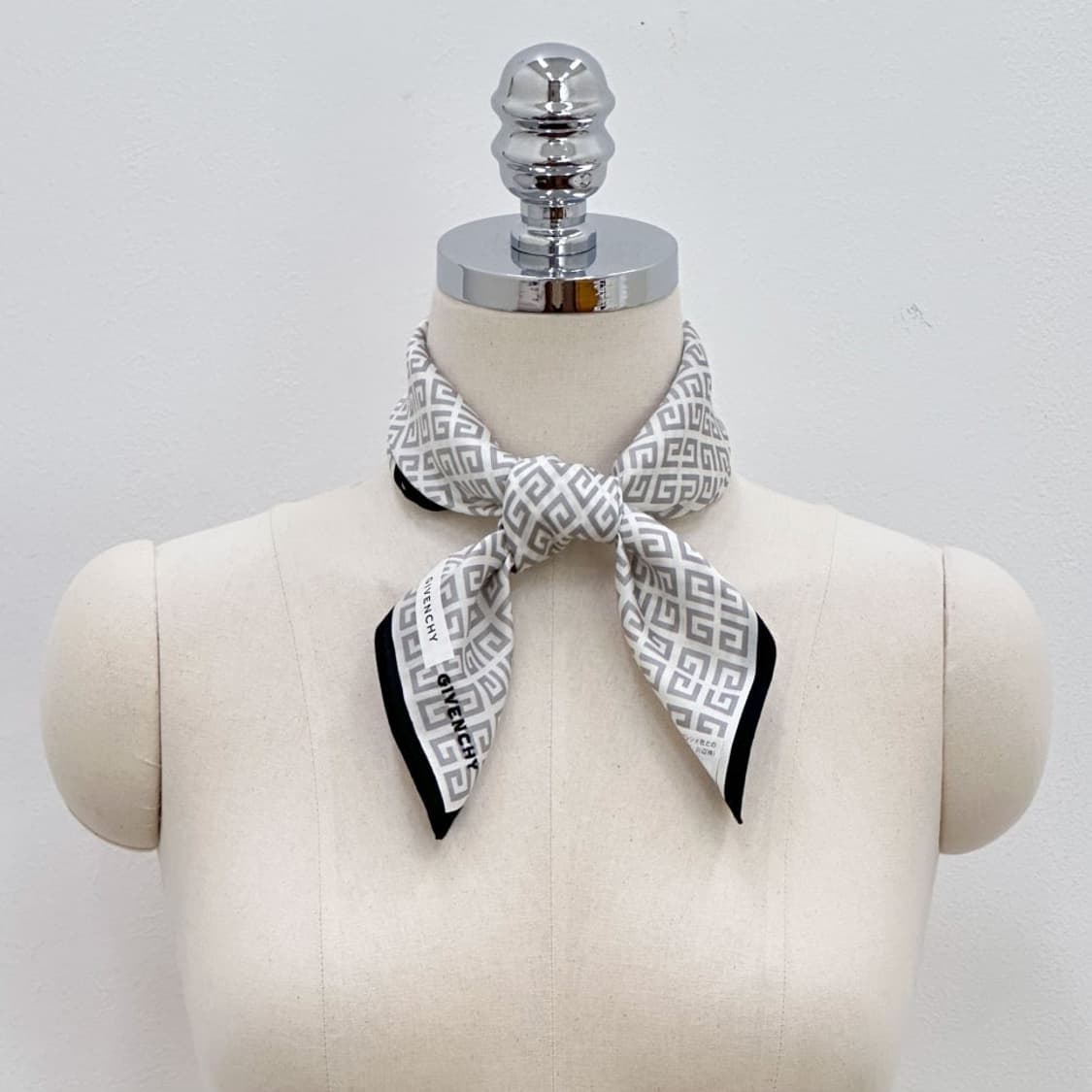 (새상품) givenchy / 지방시 쁘띠스카프 손수건 상품이미지7