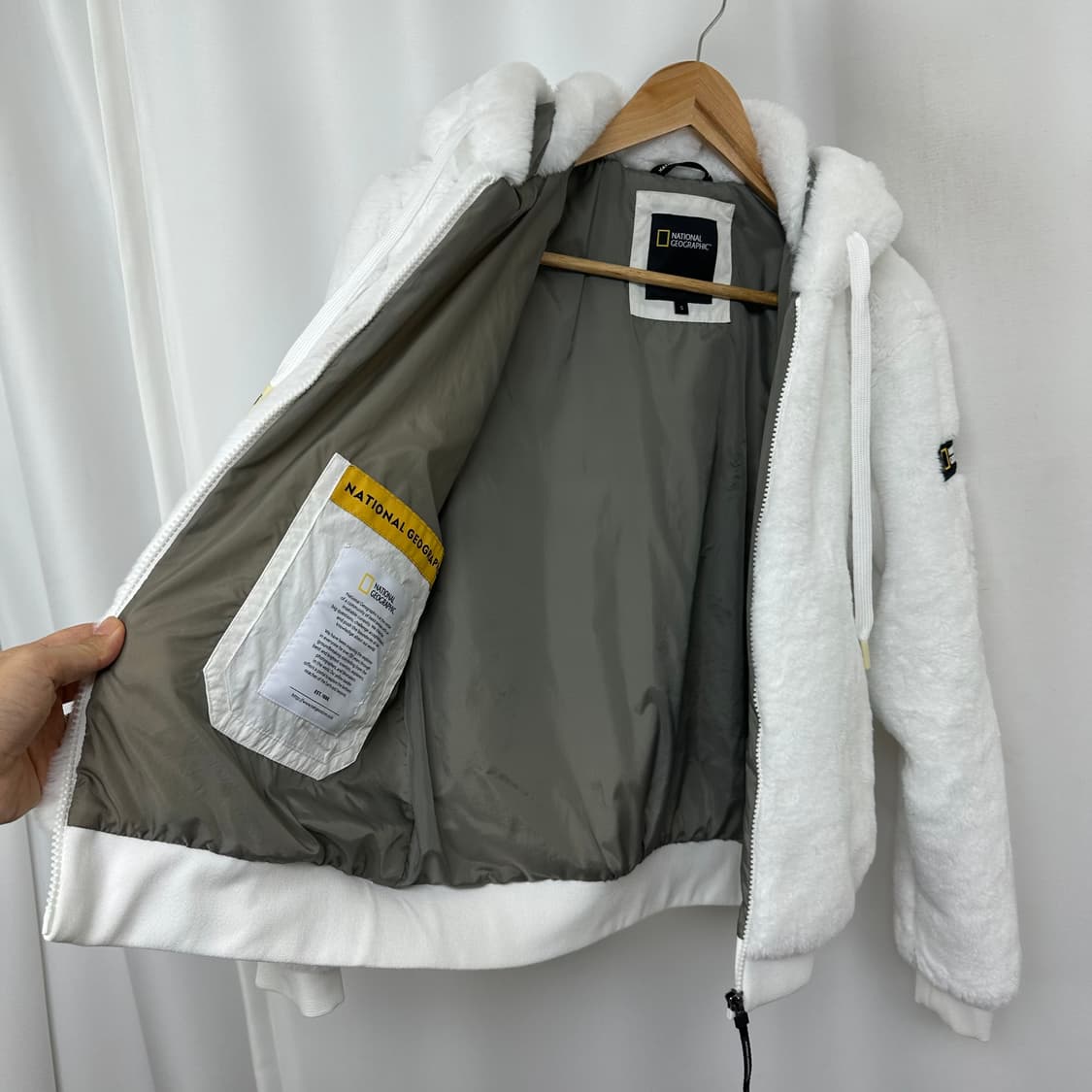 네셔널지오그래픽 여성 보들보들 퍼 후드 점퍼 90 S  상품이미지8
