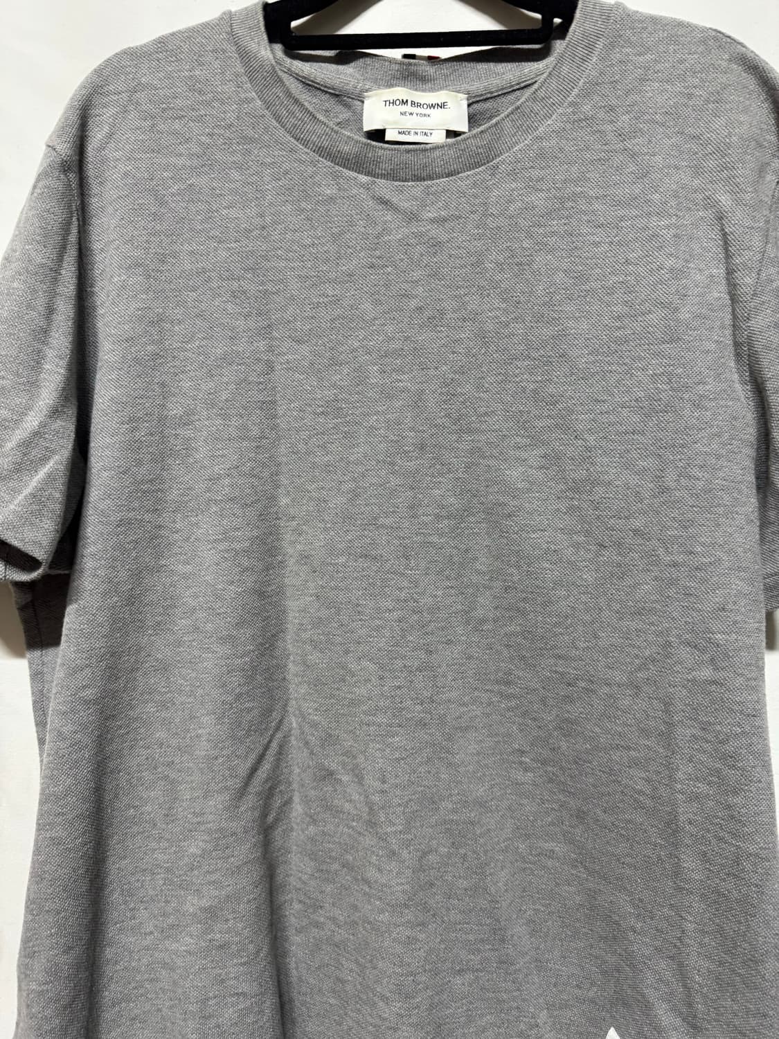 4 톰브라운 백삼선 반팔키 상품이미지4