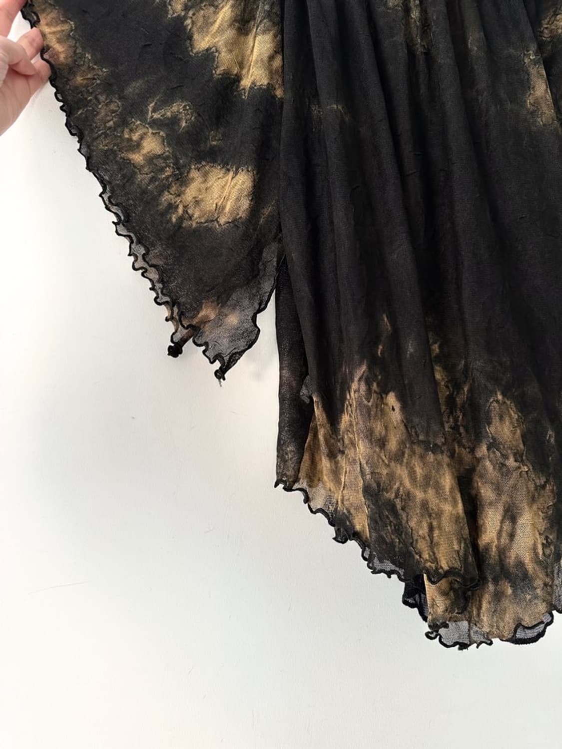 Water ink sheer off-shoulder top 상품이미지2