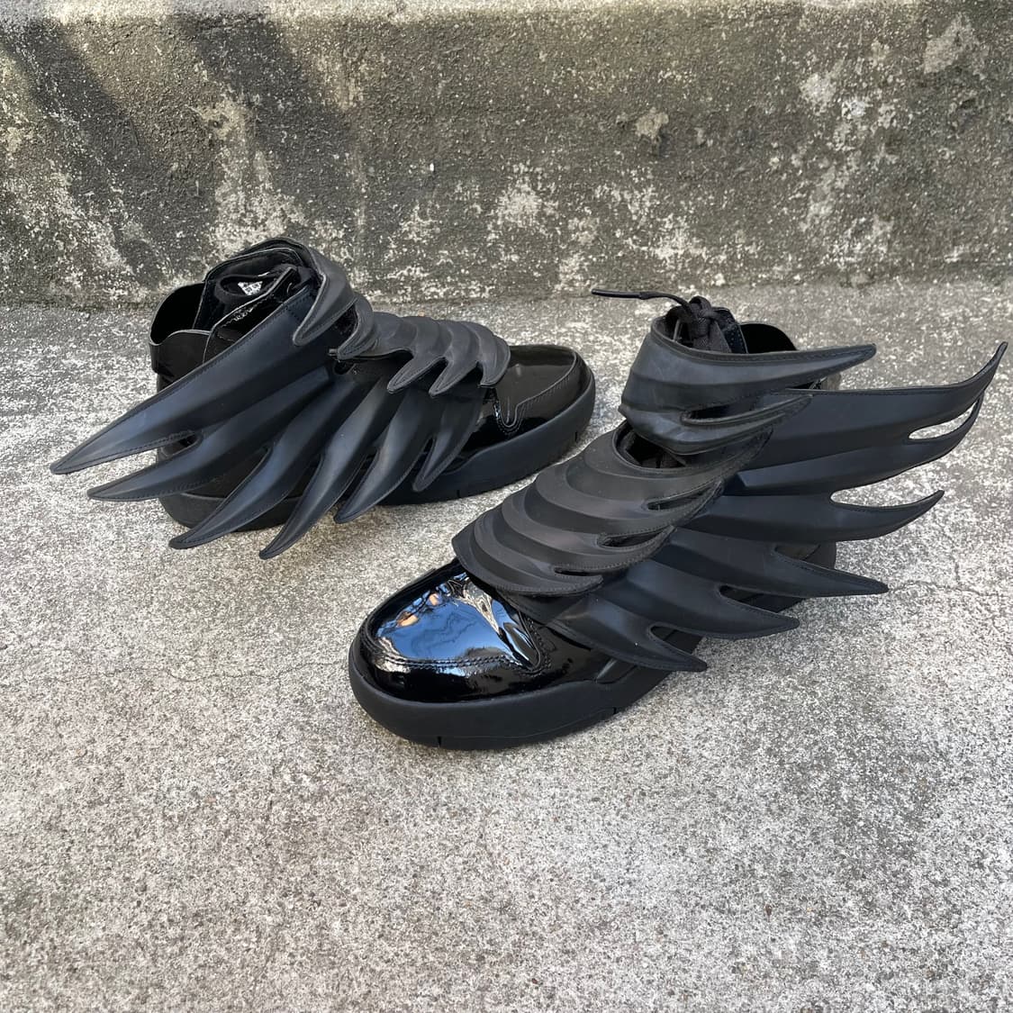 [235] Jeremy Scott Wings 3.0 Dark Knight 상품이미지4