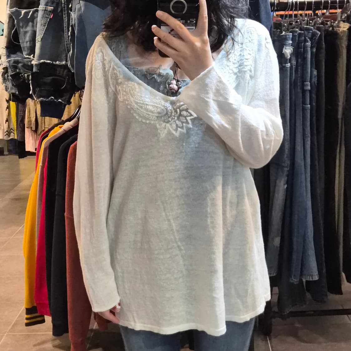 [NO.9] 로렌 화이트 자수 니트 상품이미지1