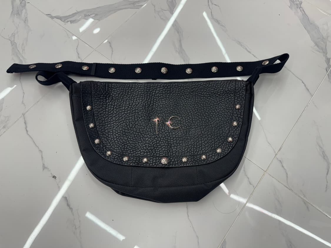 •THUG CLUB 떠그클럽 드래곤 메신저백  상품이미지1