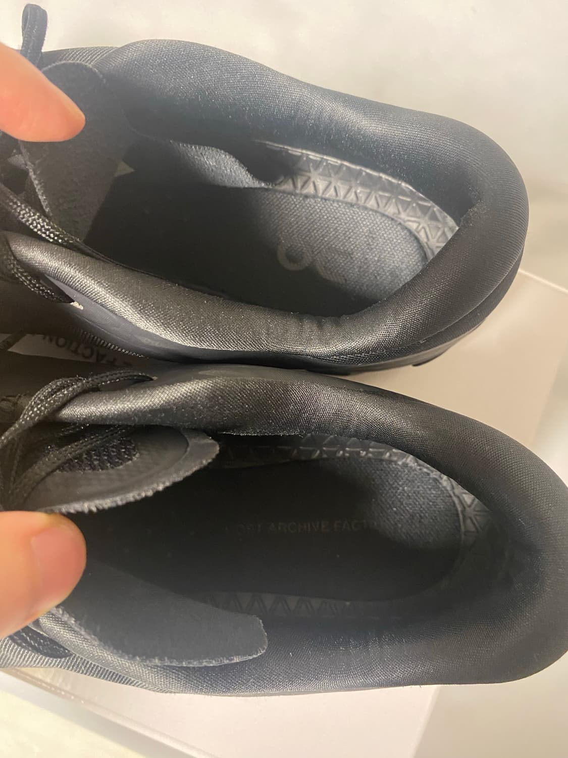 온러닝 x 파프 클라우드 벤쳐 피크 올 블랙 285 상품이미지4