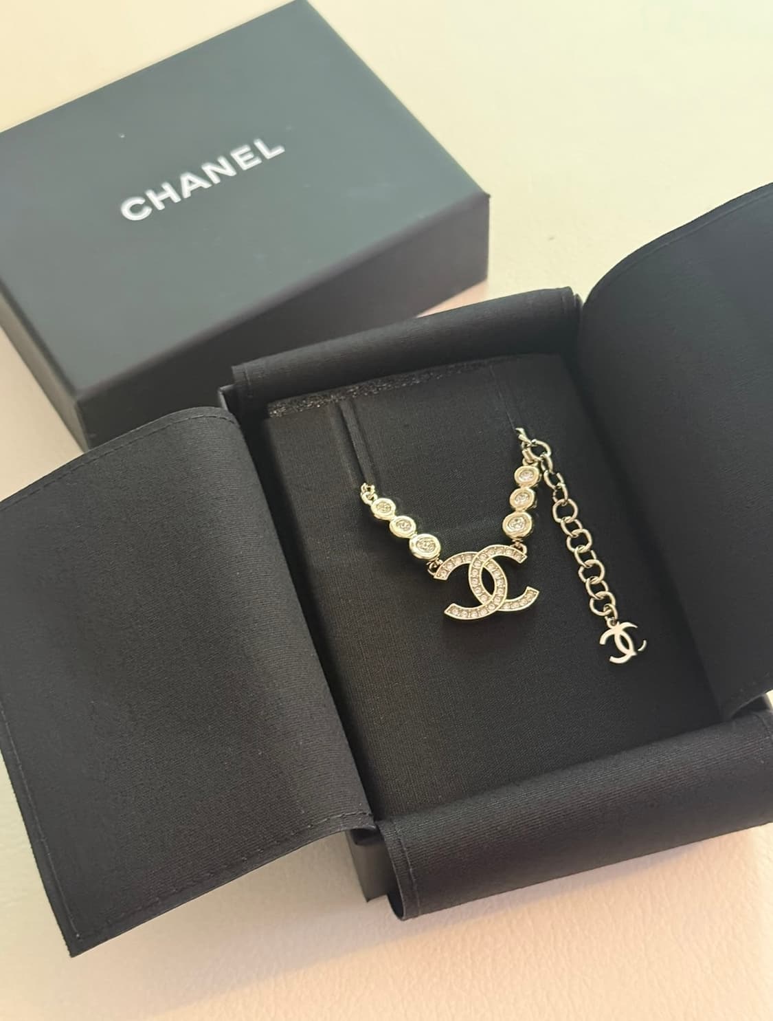 [새상품]샤넬 cc로고 스트라스 목걸이 샴골 상품이미지1