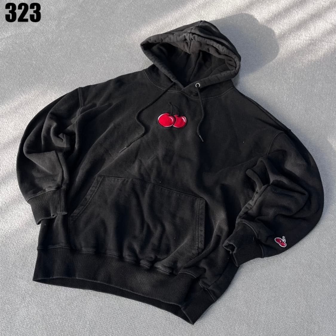 키르시 블랙 후드티  상품이미지1