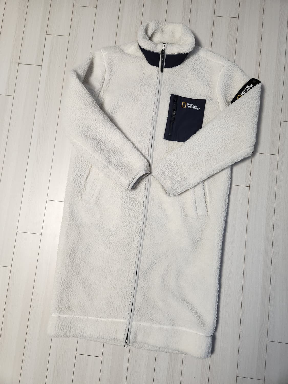 내셔널지오그래픽 아이보리 남성 롱플리스 자켓 사이즈105(xl)

여러  상품이미지1