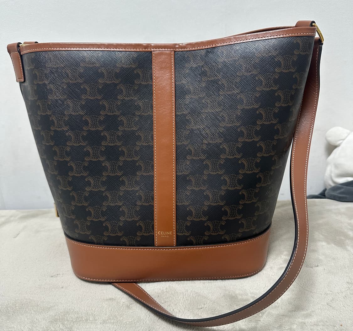 셀린느 트리옹프 버킷백 미디움 상품이미지1