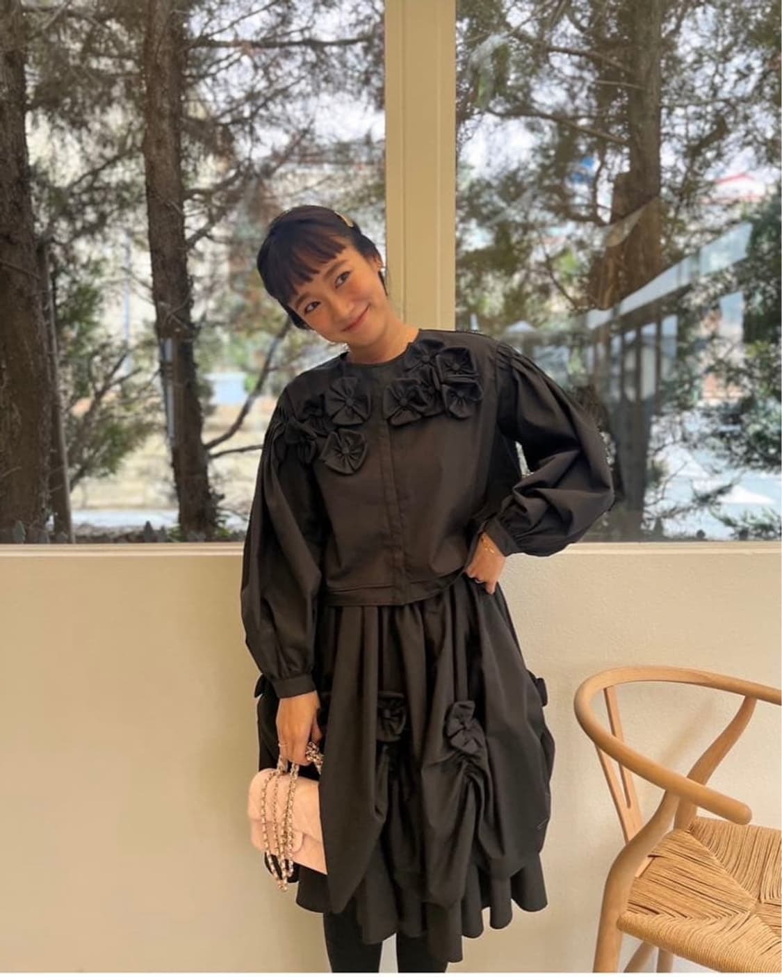 로지몬스터 꽃장식 블라우스 세트업  상품이미지1