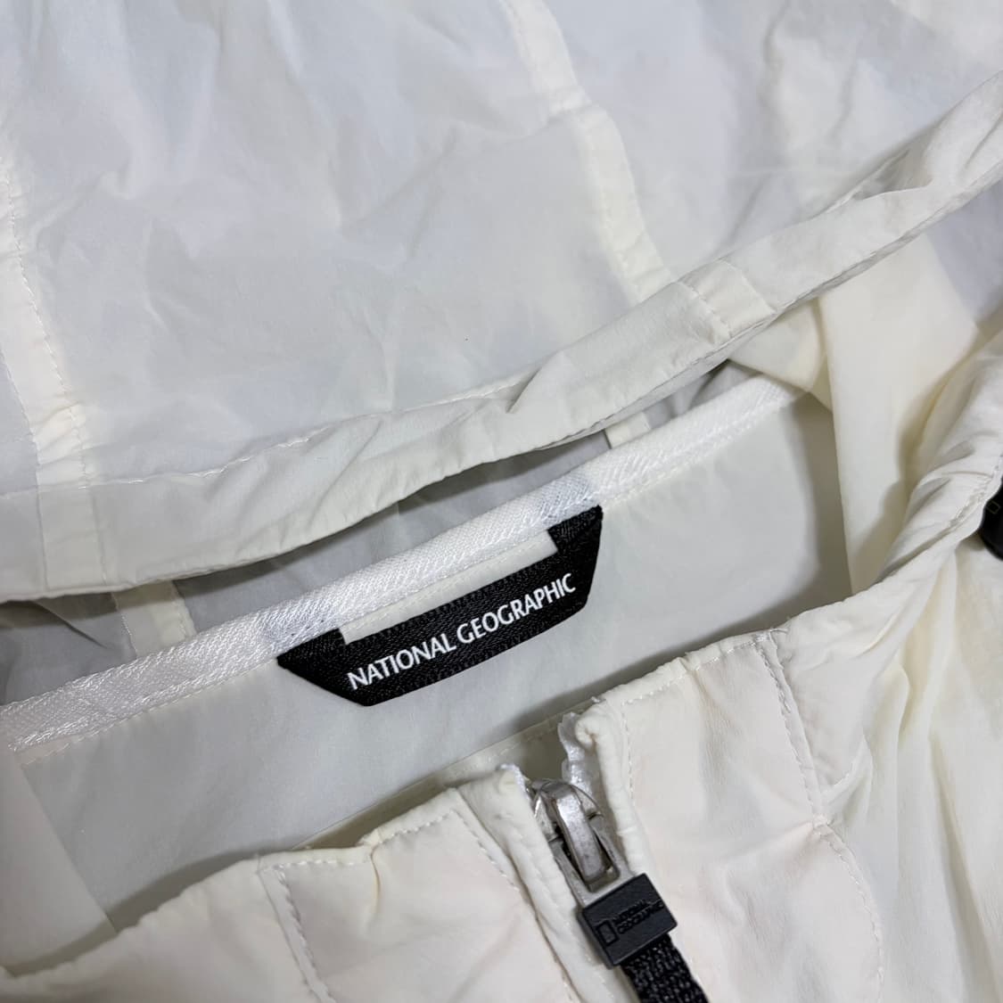내셔널지오그래픽 유틸리티 경량 바람막이 상품이미지4