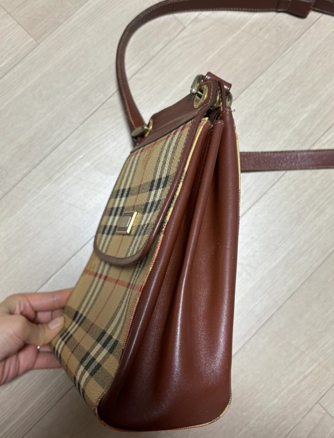 버버리 체크 빈티지 크로스백 상품이미지6