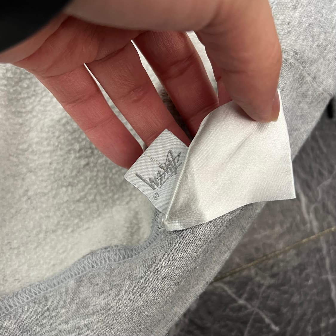 스투시 베이직로고 오버사이즈 스웻 맨투맨 그레이 상품이미지6