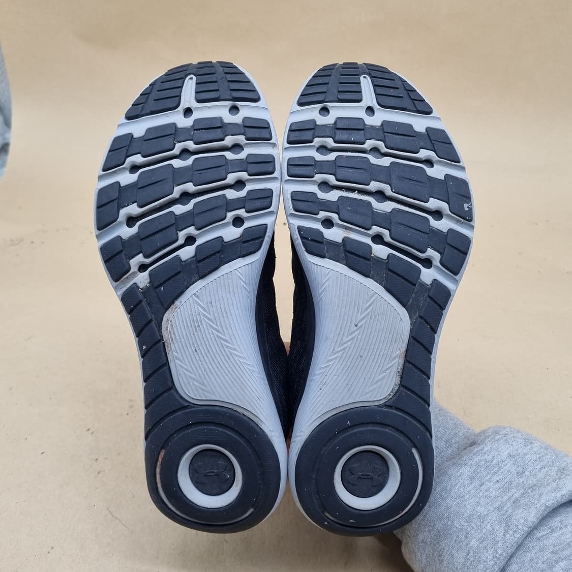 언더아머 여성런닝화235  상품이미지3