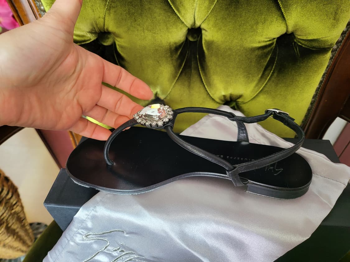 쥬세페 자노티 빅 크리스탈 플랫 샌들 박스 더스트 1 회 착용 상품이미지5