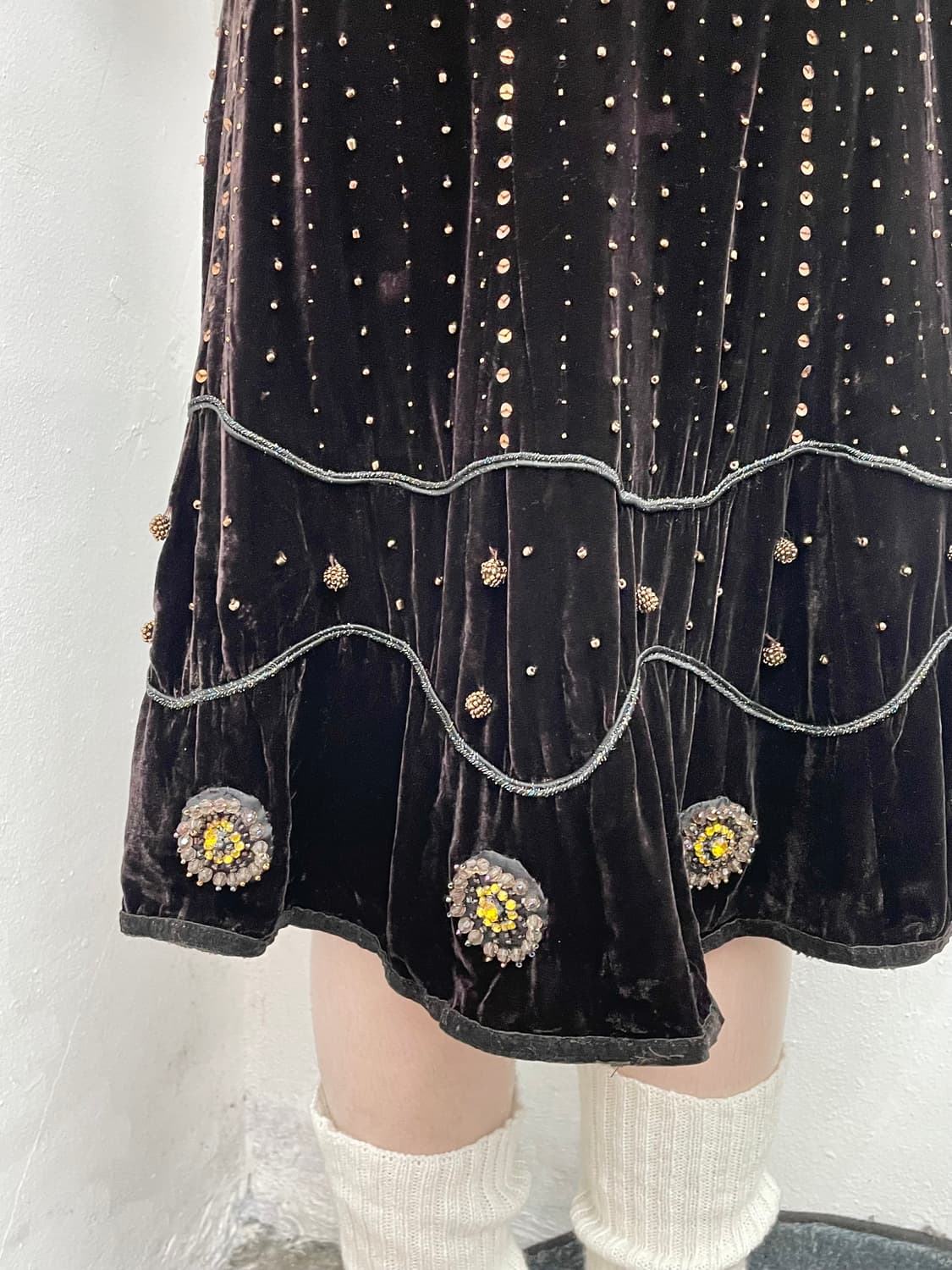 브라운 벨벳 비즈 디테일 스커트 상품이미지3