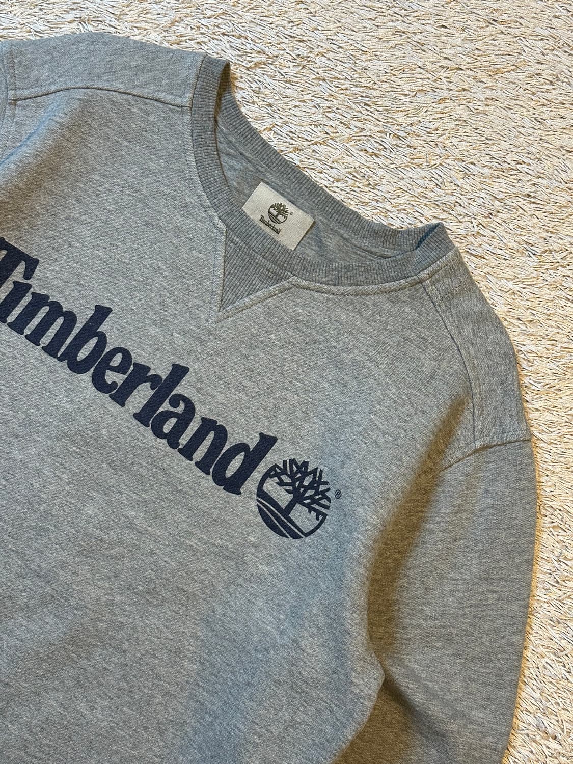 팀버랜드 TIMBERLAND 스펠로고 맨투맨 그레이 S 상품이미지2