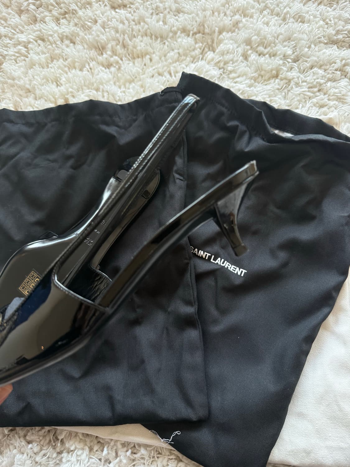 생로랑 블랙 페이던트 슬링백 힐 상품이미지5