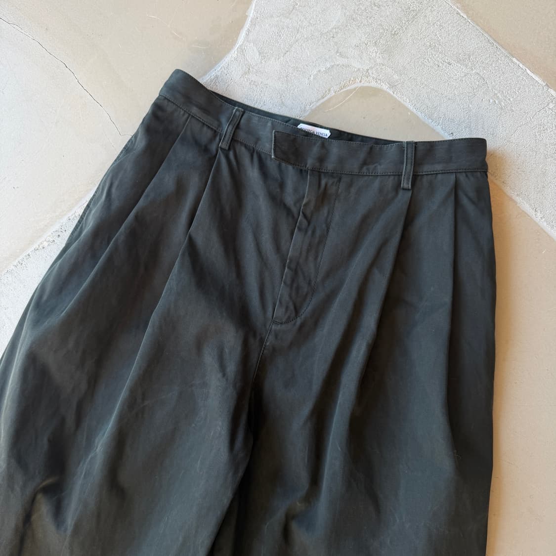 보테가 베네타 23ss 와이드 트윌 치노 팬츠 상품이미지2