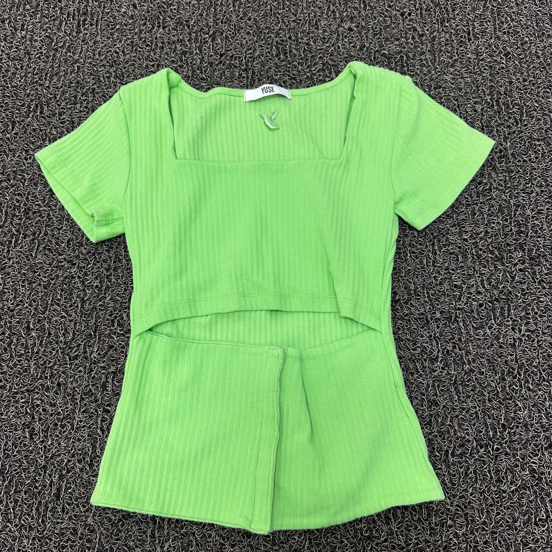 YUSE 유즈 스퀘어넥 컷아웃 여성 스낵탑 반팔 티셔츠 상품이미지4