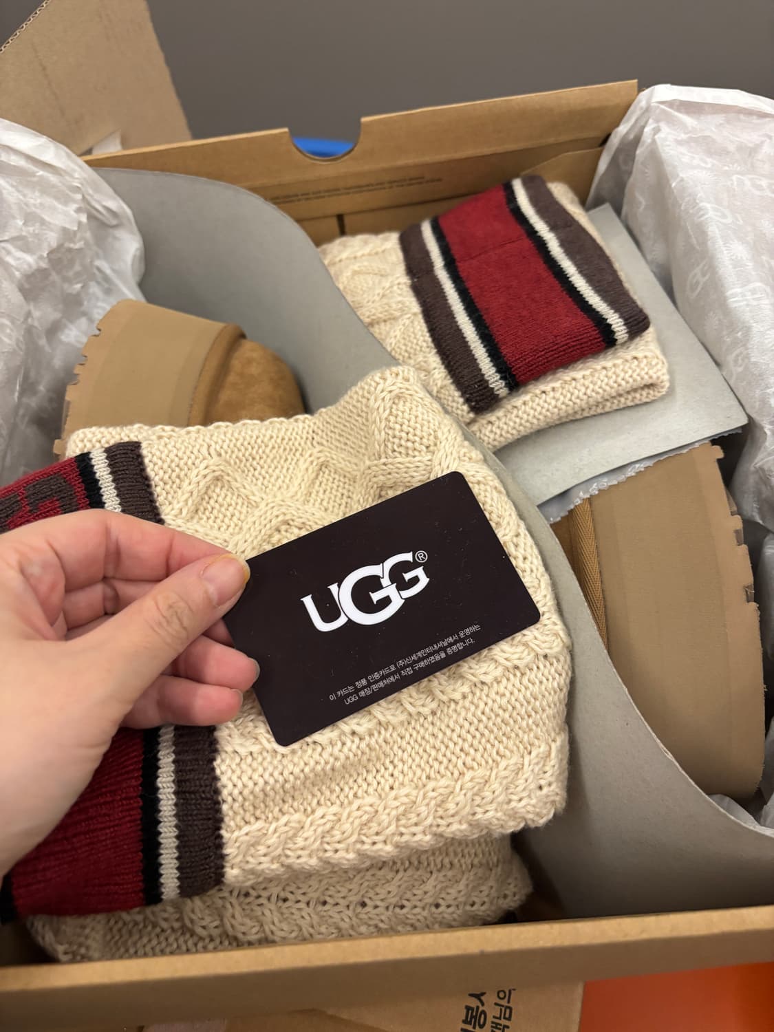 새상품)어그 클래식 스웨터 레터 톨 부츠 체스트넛w7 상품이미지2