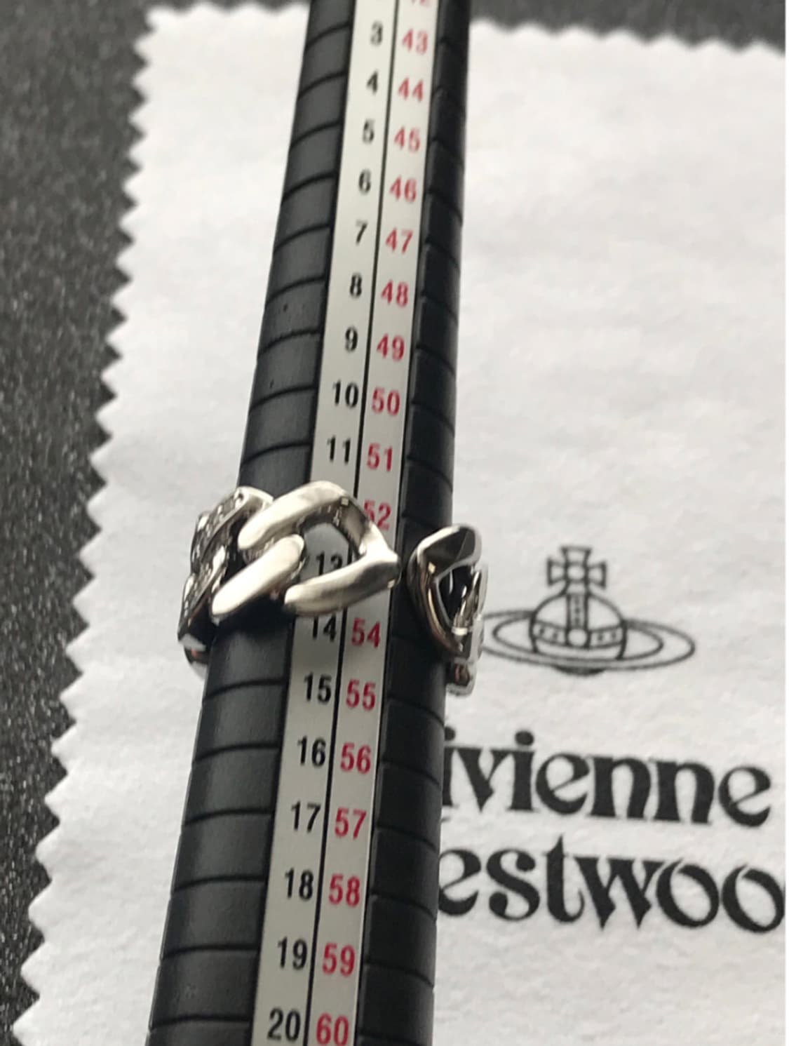 비비안웨스트우드 아카이브 크리스탈 체인 레터링 orb 각인 디테일 반지 상품이미지8