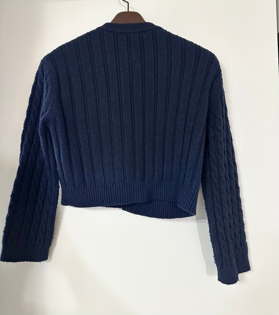 에잇세컨즈 자수 케이블 카디건 네이비 M 상품이미지2