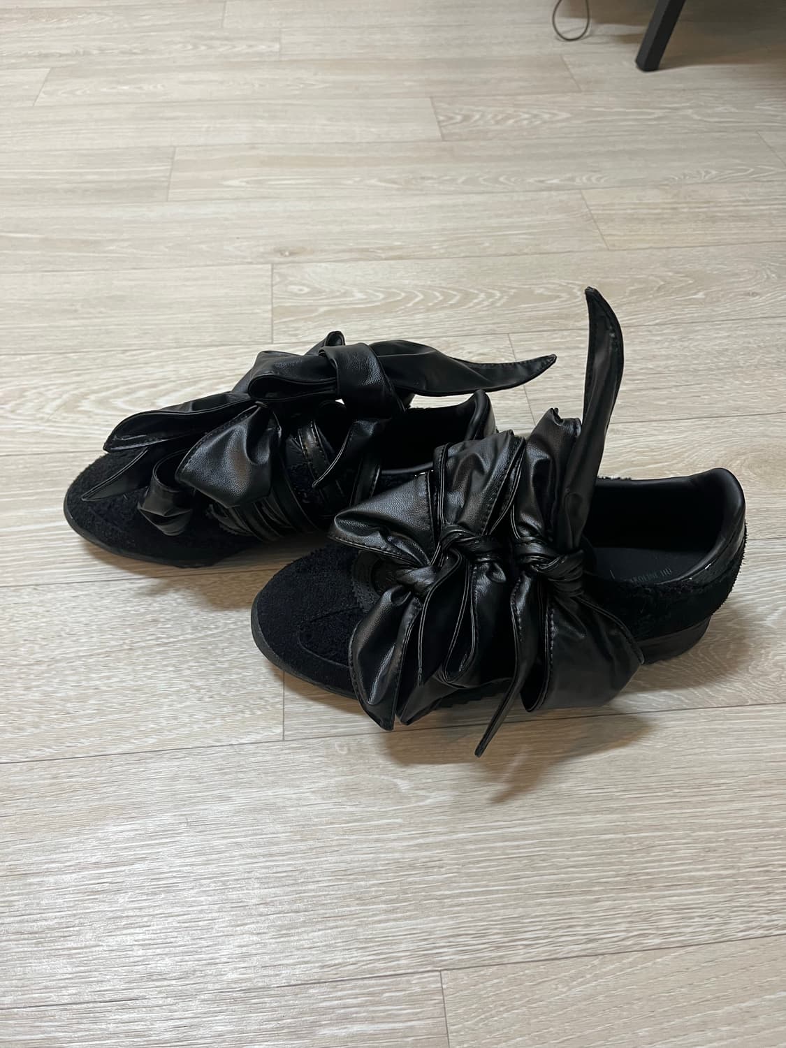 아디다스 캐롤라인 후 SL 72 OG 리본 스니커즈 상품이미지1