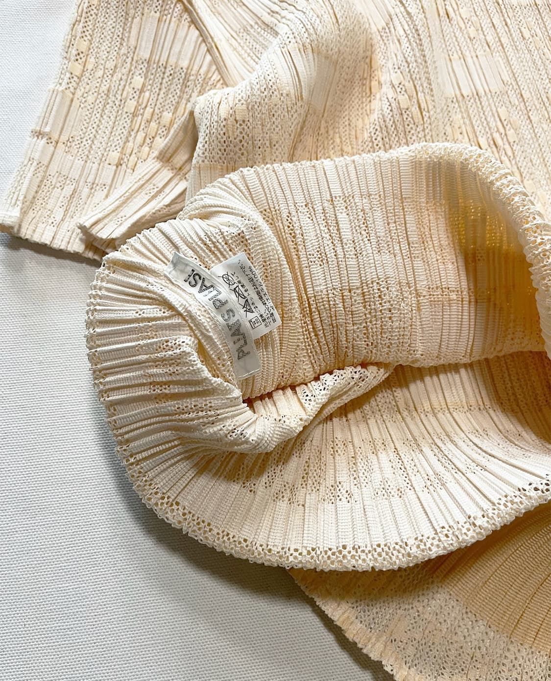 ISSEY MIYAKE PLEATS PLEASE ivory top 상품이미지5