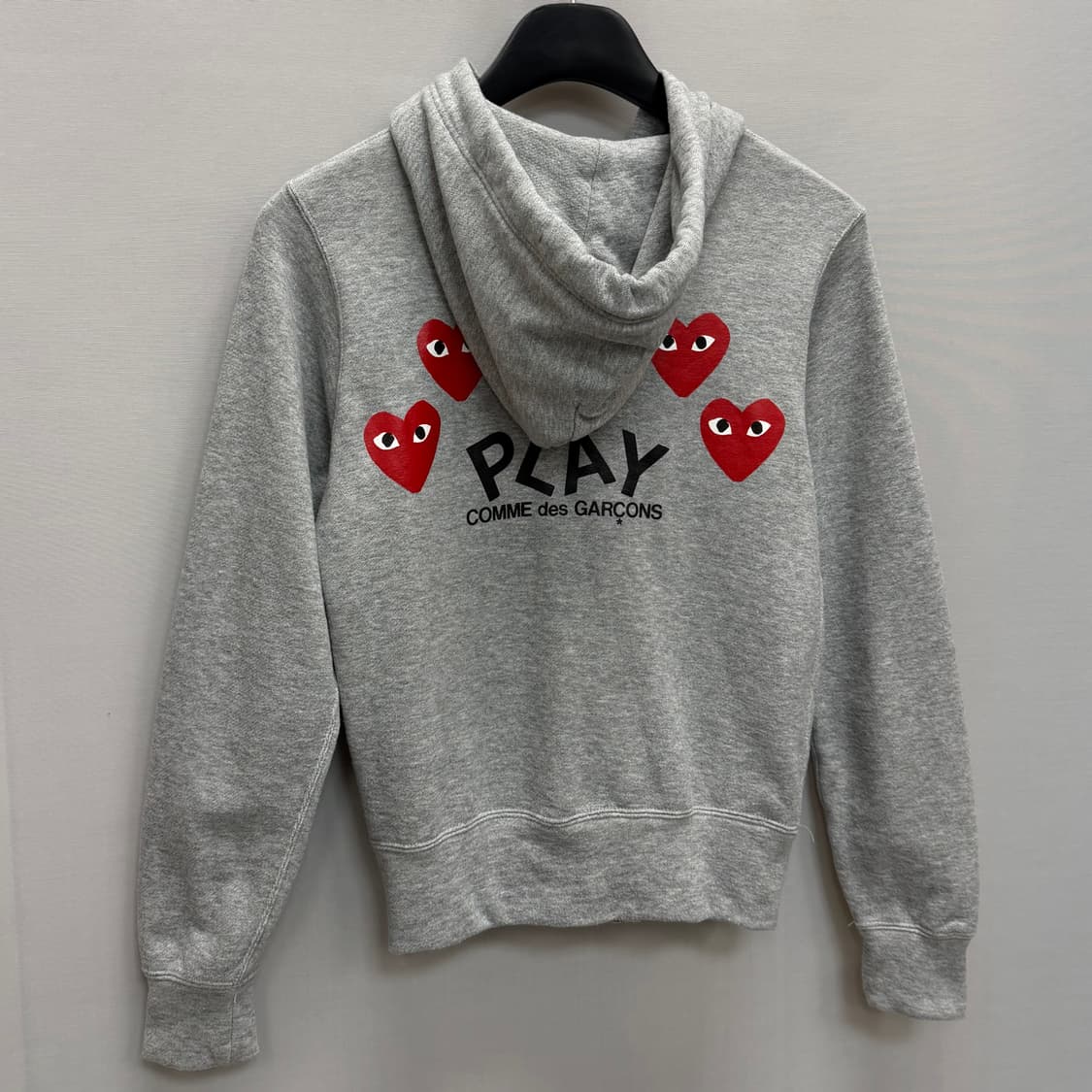 꼼데가르송 레드 와펜 백프린팅 후드 집업 (44)  상품이미지2