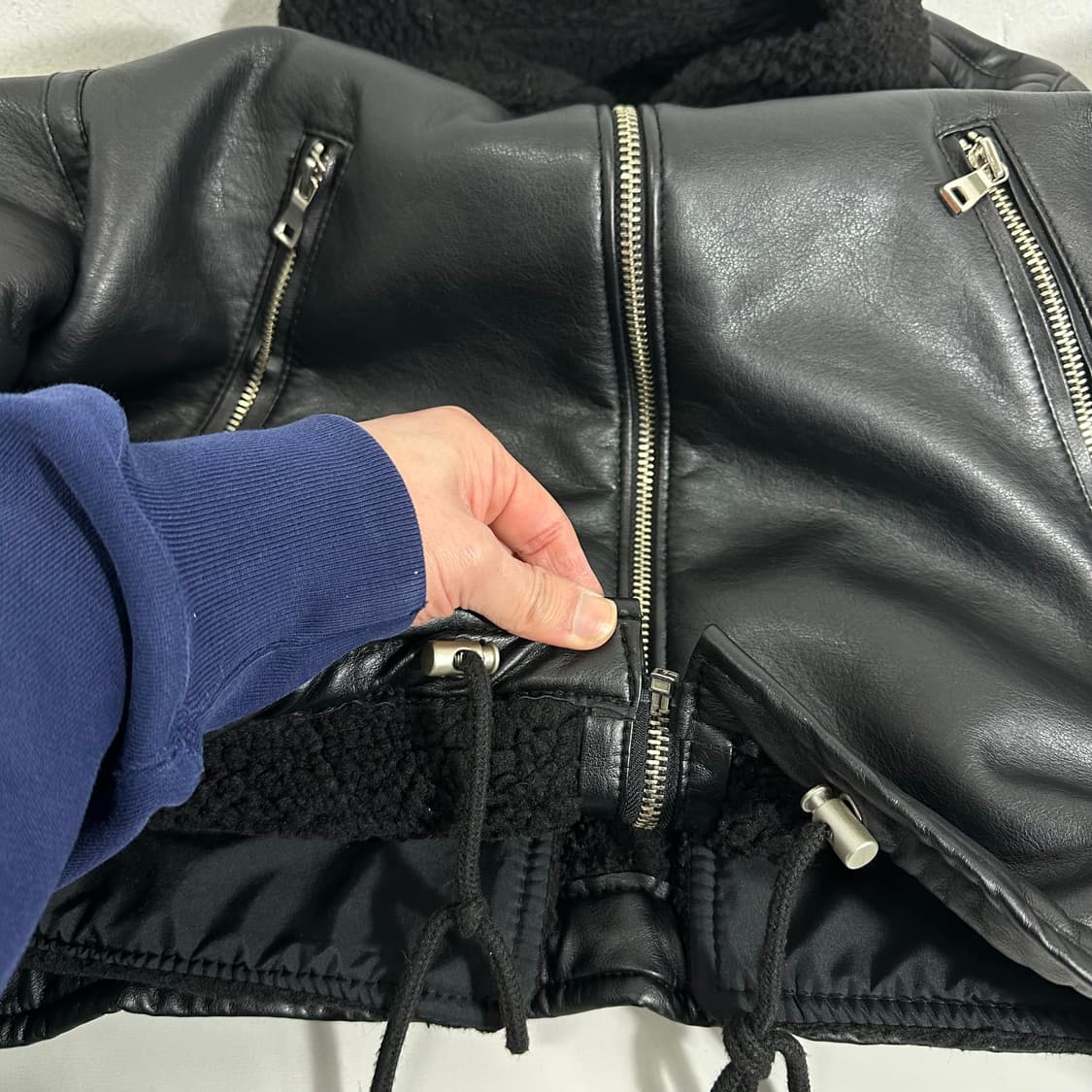 우먼OS 웰던X메종미네드 블랙 오버핏 무스탕자켓 상품이미지3