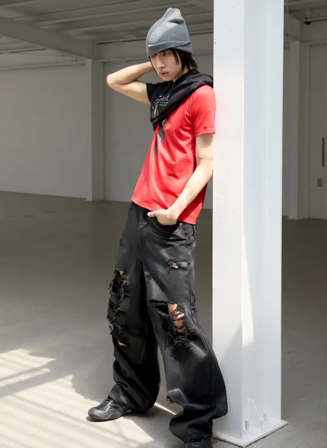 어나더유스 3 레이어드 디스트로이드 진 - 코티드 블랙 1사이즈 상품이미지3